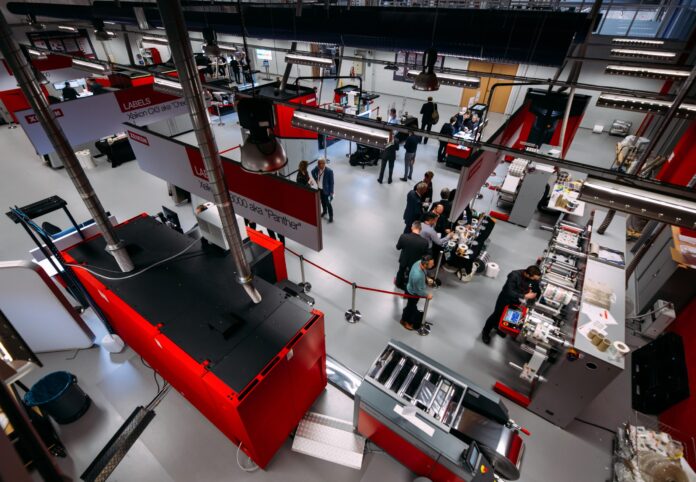 Re-Connect at Xeikon