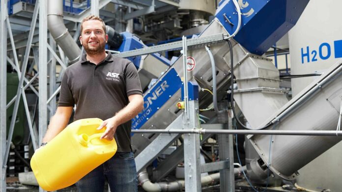 Circular Economy in the Spotlight: AST Group Uses Lindner Plastics Recycling Technology to Close the Loop