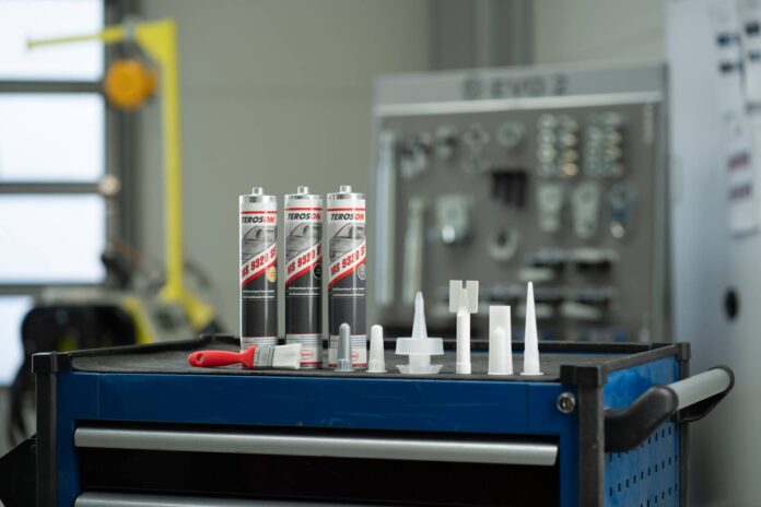 Save Time and Costs by Rebuilding OEM Seams Directly From the Dispenser