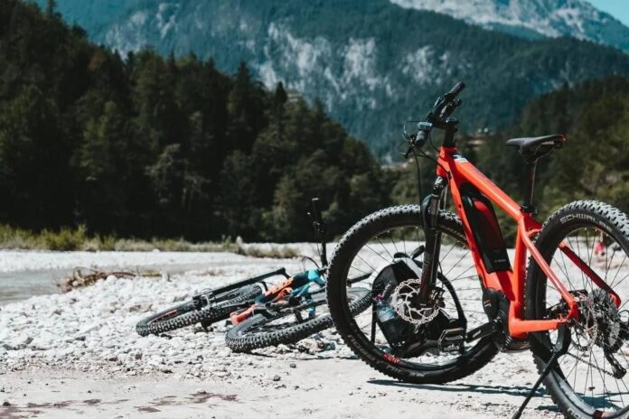 Electrified Mobility: DuPont Materials for e-Bikes Bring Sustainable Transportation to Life.