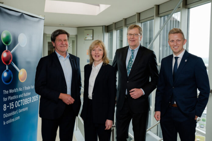 Ulrich Reifenhäuser (CSO Reifenhäuser Group, Board Member VDMA Committee for Plastics and Rubber Machinery), Petra Cullmann (Executive Director Messe Düsseldorf), Erhard Wienkamp (Managing Director Messe Düsseldorf), Thomas Franken (Director Plastics & Rubber, Messe Düsseldorf) @Messe Düsseldorf