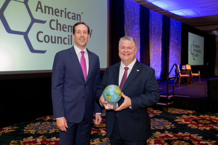 SABIC has been recognized with a Sustainability Leadership Award for Exemplary Achievements in Circularity by the American Chemistry Council (ACC), recognizing the company’s collaborations to bring ocean bound plastic (OBP) back into a circular material. The prestigious award was presented to Brian Powers, SABIC’s Vice President, Americas (right) by ACC President and CEO Chris Jahn (left).