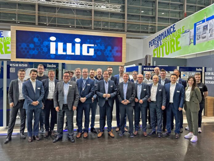 The ILLIG team at the ILLIG booth at Interpack 2023.
